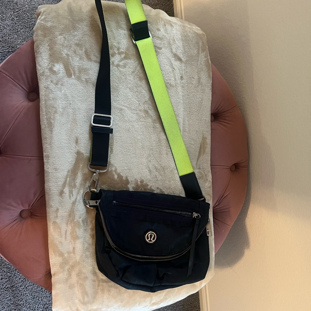 Lululemon dance your ass off crossbody
